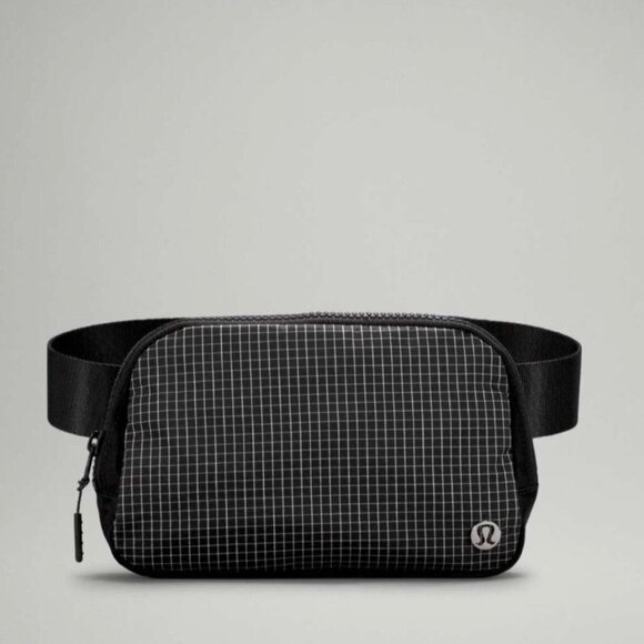 LULULEMON Everywhere Belt Bag 1L BLACK WHITE GRID EBB ORIGINAL STRAP OG ATHLETIC - Picture 1 of 7